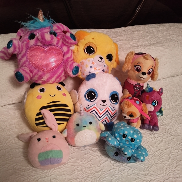 Bundle of 10 different stuffed toys - Picture 1 of 13